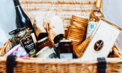 Win a Luxury Christmas Hamper Worth Â£335