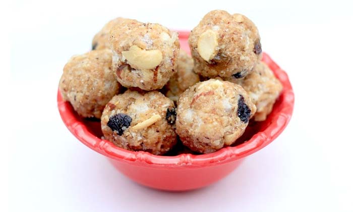No-Bake Date and Coconut Balls