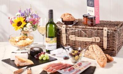 Win Gourmet Cheese & Wine hamper